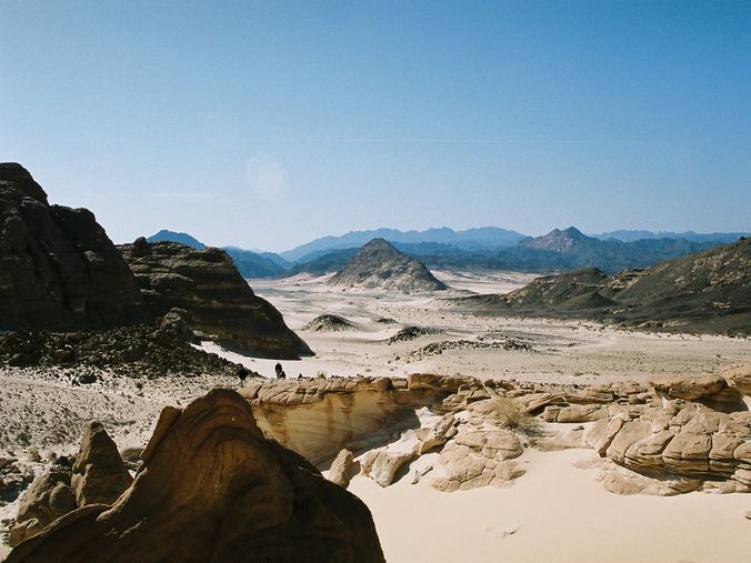 randonnee panorama desert du sinai meditation
