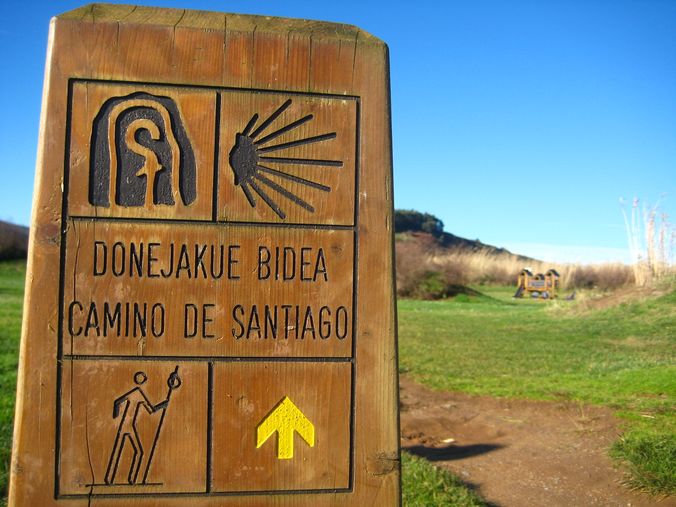 panneau indicateur chemin de compostelle pelerinage espagne