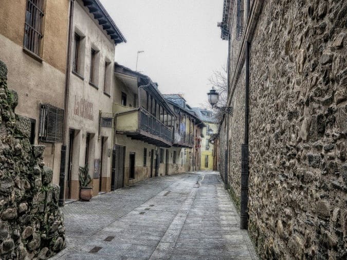 village de ponferrada pelerinage saint jacques