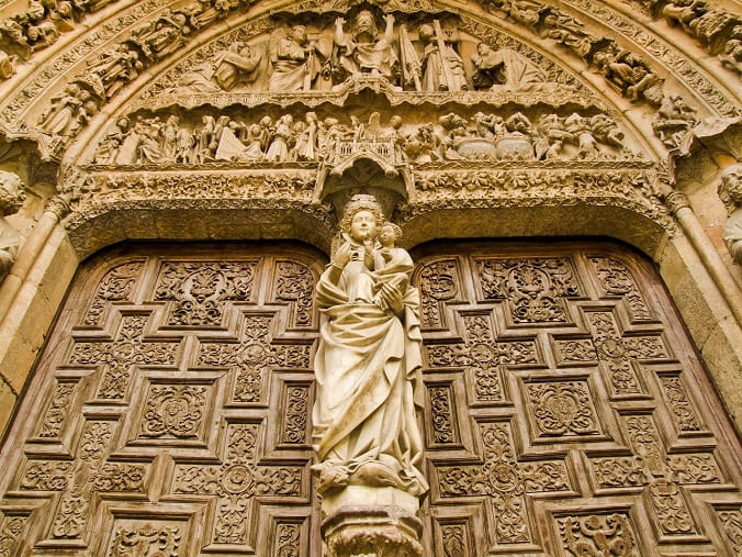 cathedrale de leon camino frances pelerinage randonnee spiritualite