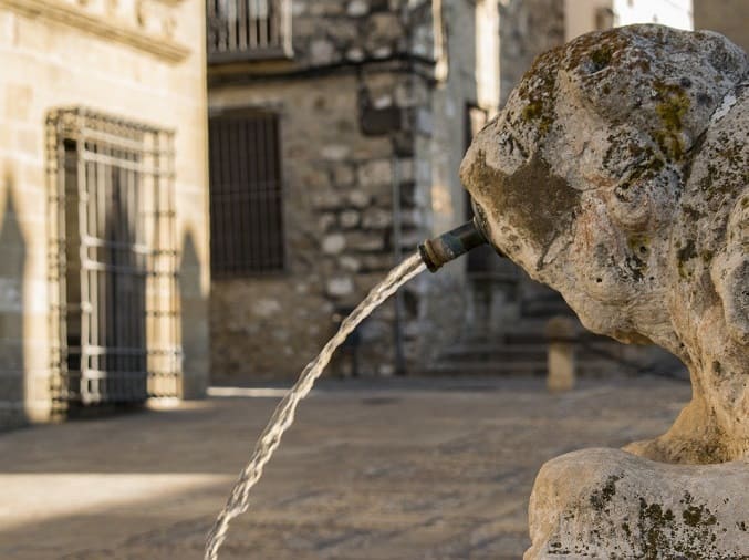 fontaine a leon espagne pelerinage saint jacques
