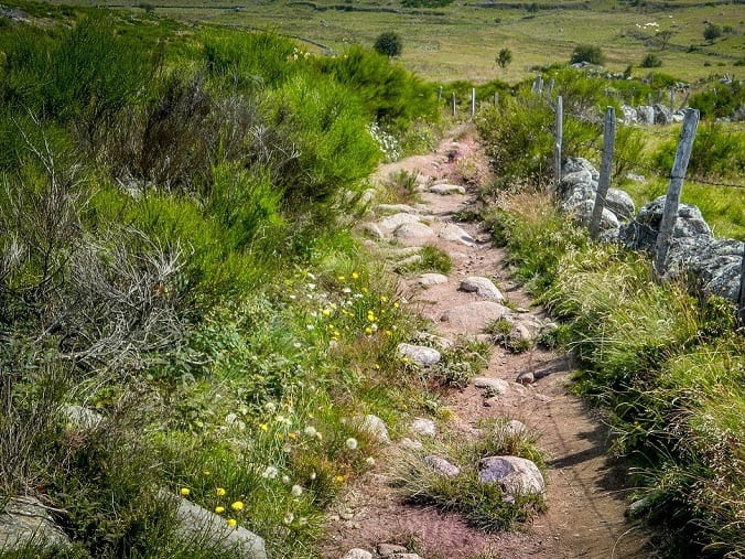 pelerinage début du chemin de Compostelle France randonnée spirituelle 