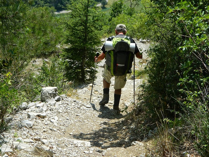 pelerin sur chemin vers Cahors pelerinage randonnée spirituelle