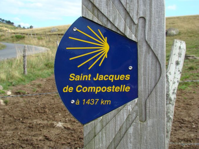 Chemin de Compostelle France randonnée spirituelle 