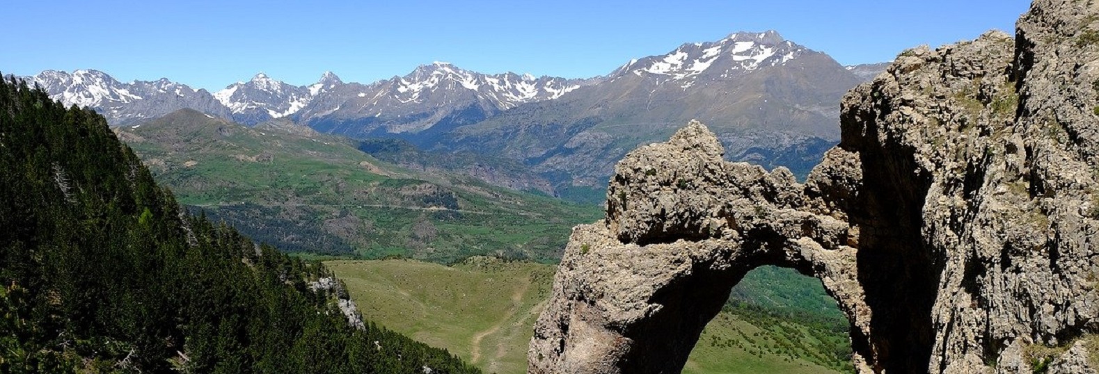 paysage pyrénees france randonnée spirituelle pelerinage compostelle