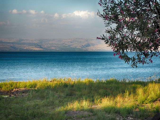 coucher de soleil sur le lac de tibériade Israel