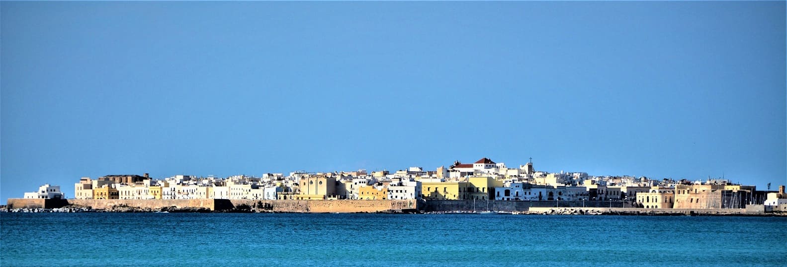 voyage culturel pouilles vue sur la mer